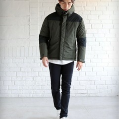 マウンテニアダウンジャケットの画像