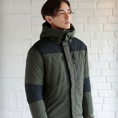 マウンテニアダウンジャケットの画像