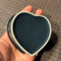 小物入れ　陶器　ネイビー　ハートの画像