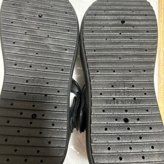 黒サンダルの画像