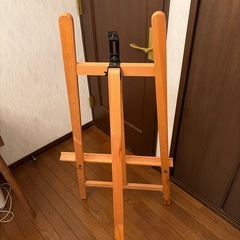 木製イーゼルの画像