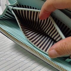 ケイト・スペード ラウンドファスナー財布の画像