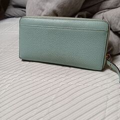 ケイト・スペード ラウンドファスナー財布の画像