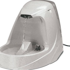  【新品未使用】 PetSafe ペット用自動給水器 ドリンクウェル ペットファウンテンの画像