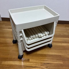 隙間収納の画像