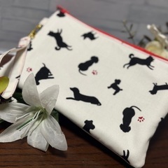 犬模様ハンドメイドポーチの画像