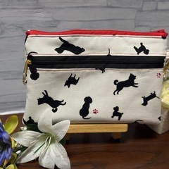 犬模様ハンドメイドポーチの画像