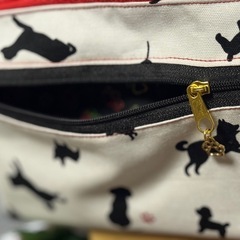 犬模様ハンドメイドポーチの画像