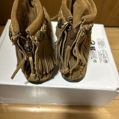 MINNETONKA、ミネトンカ、ベロアショートブーツの画像