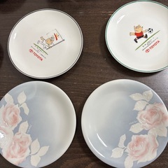 お皿　スヌーピー　ミッフィーなどお皿いろいろの画像