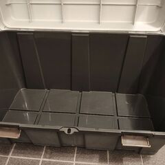 収納ボックス　宅配ボックス　灯油タンクの画像