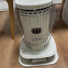 コロナ　石油ストーブ　2014年製　安全ガード付きの画像