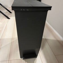 ゴミ箱の画像