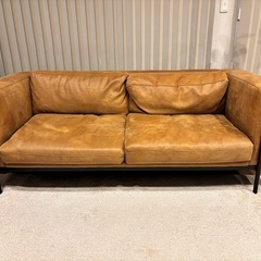 関家具レザーソファーの画像