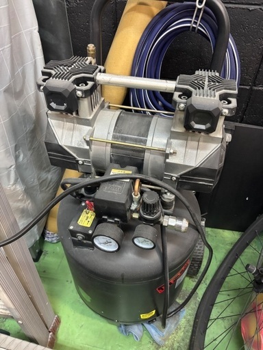 エアーコンプレッサー