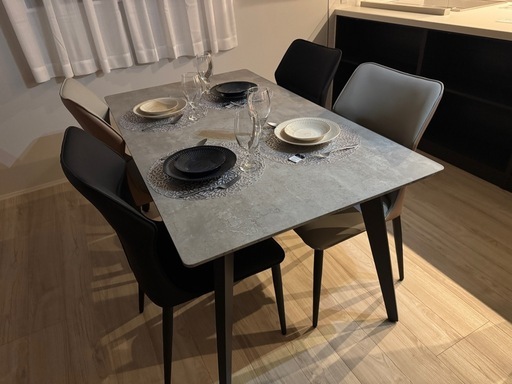 【未使用品】ダイニングテーブル