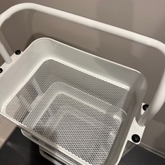 キャスター付きワゴンラックの画像