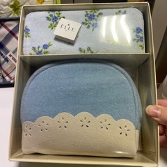 決まりました
新品未使用綿100%タオルハンカチ　ポーチ　オーブンミトンセットの画像