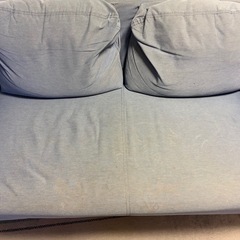 IKEAの2人がけソファの画像