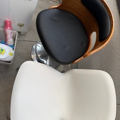 ダイニングテーブルチェアの画像