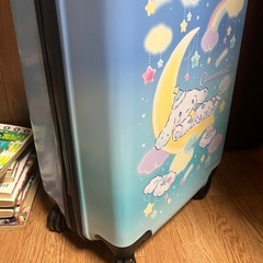 シナモロール　しなもん　キャリーケース　スーツけーケースの画像