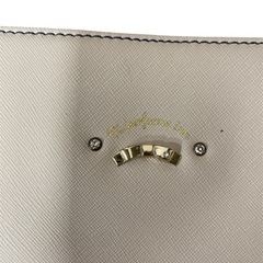 ネイビーとアイボリーのトートバッグの画像