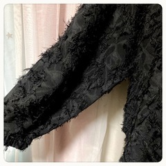 リバーズビア ハイネック フリンジ風 長袖 カットソー 黒トップス LサイズOKの画像