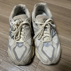 New Balance 9060 グレー ホワイト スニーカー 26.5の画像