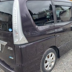 セレナSハイブリットの画像