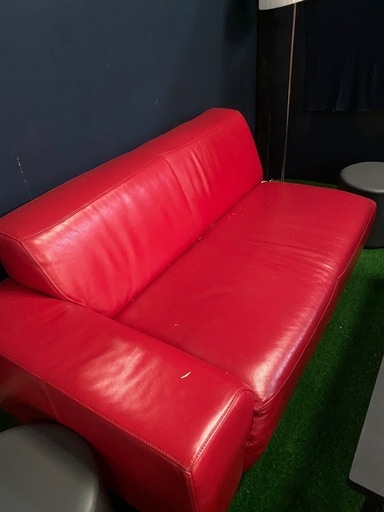 本革ソファー赤
