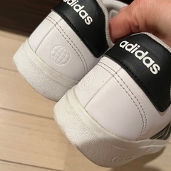 adidas22/36スニーカーの画像