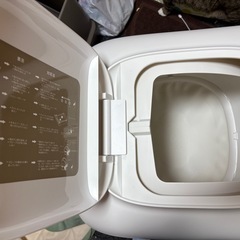 自動猫トイレ　pet snowy
の画像