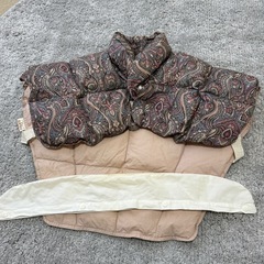 ダウンフェザー肩掛けベストの画像