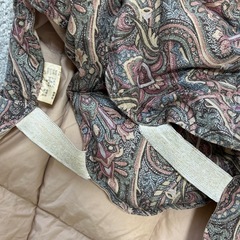 ダウンフェザー肩掛けベストの画像