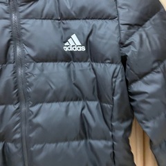 adidas ライトダウン　タグ付きの画像