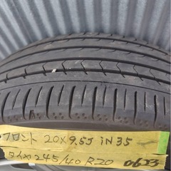 標準タイヤ付きホイール 245 40 20の画像