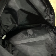 黒のリュックの画像