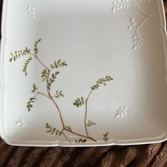 NARUMI 大皿と取皿の画像