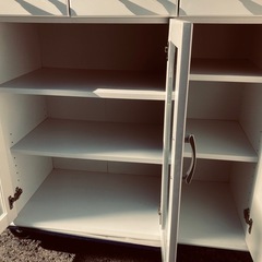 ✨キッチンなどにもいかが✨キャビネットの画像