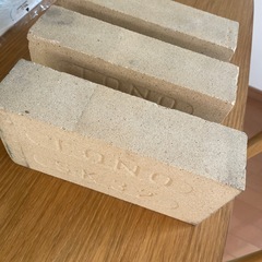 電動モップ、レンガ3個の画像