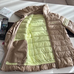 adidasジャンパー　　シャンパンゴールドの画像