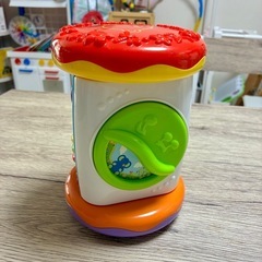 トイザらスオリジナルのブルーイン（Bruin）ブランドの知育玩具「ころころミュージカルローラー」の画像