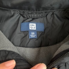 キッズ　ベスト　120  ユニクロ
の画像