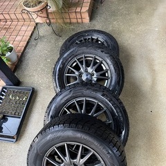 205/65/R15スタッドレス　1シーズンのみ使用の画像