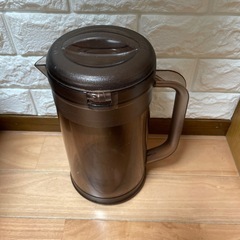 たっぷり入るお茶／水入れの画像