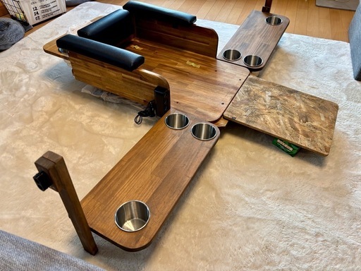 ハイエース　ワイドミドルバン　ダークプライム　ペット用センターコンソール　セカンドテーブルセット　わんちゃんと一緒