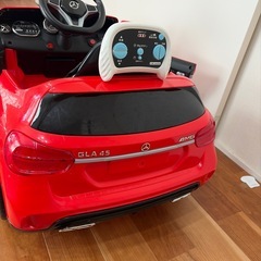 【中古美品】リモコン付き 電動乗用玩具ベンツGLA45　の画像