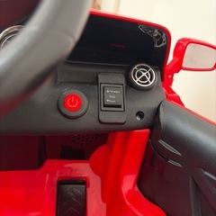 【中古美品】リモコン付き 電動乗用玩具ベンツGLA45　の画像