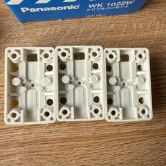 Panasonic WK 1022W 3個セット コンセントの画像