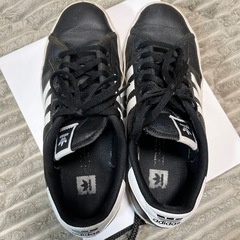 アディダス24.5スニーカーの画像